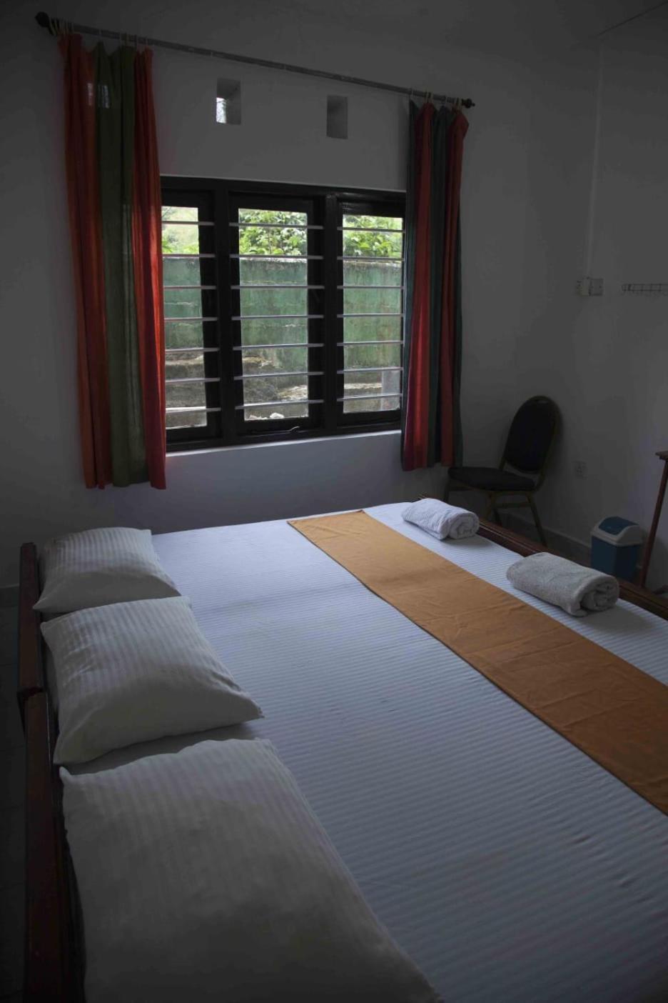Lodge In 611 Kandy Esterno foto