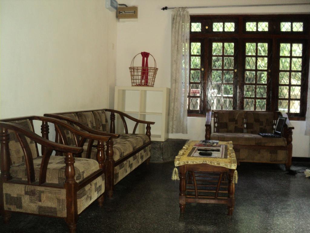 Lodge In 611 Kandy Esterno foto