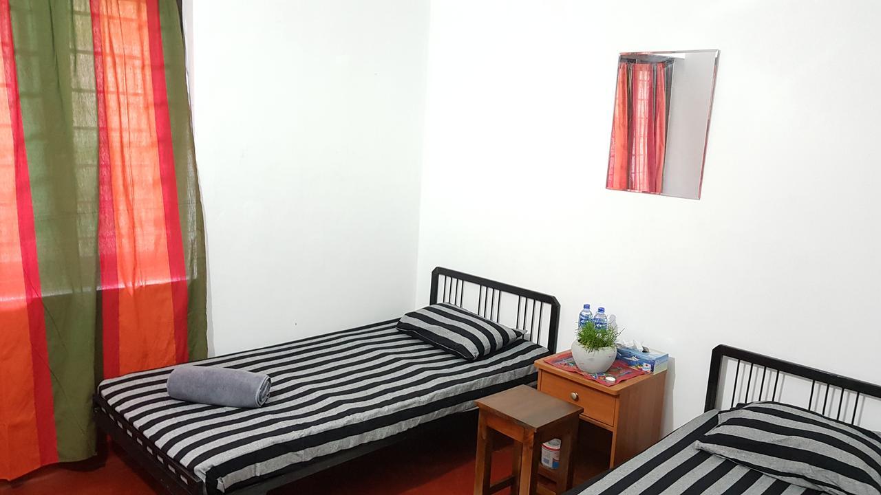 Lodge In 611 Kandy Esterno foto
