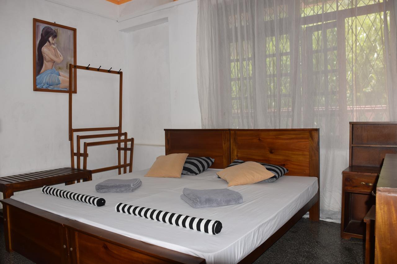 Lodge In 611 Kandy Esterno foto