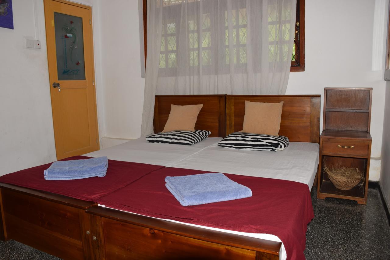 Lodge In 611 Kandy Esterno foto