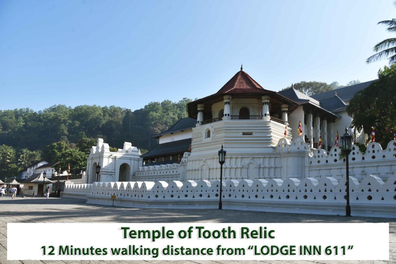 Lodge In 611 Kandy Esterno foto